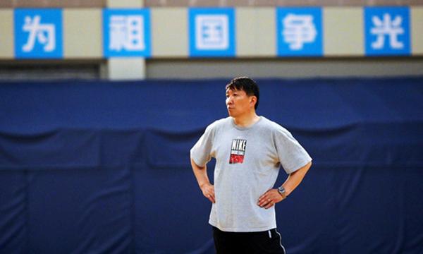 宫鲁鸣是中国篮球最后一根能抓住的稻草