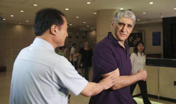 宫鲁鸣是中国篮球最后一根能抓住的稻草