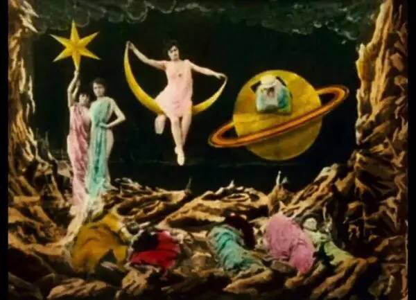 月亮代表谁的心：盘点中外电影的月球美学