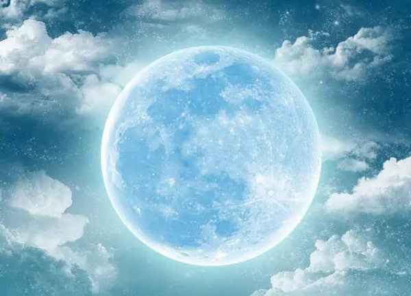 月亮代表谁的心：盘点中外电影的月球美学