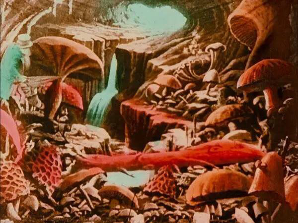 月亮代表谁的心：盘点中外电影的月球美学