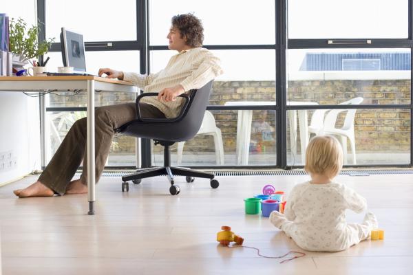 孩子说“我很无聊”时，TA并不需要你胡乱塞过来的玩具