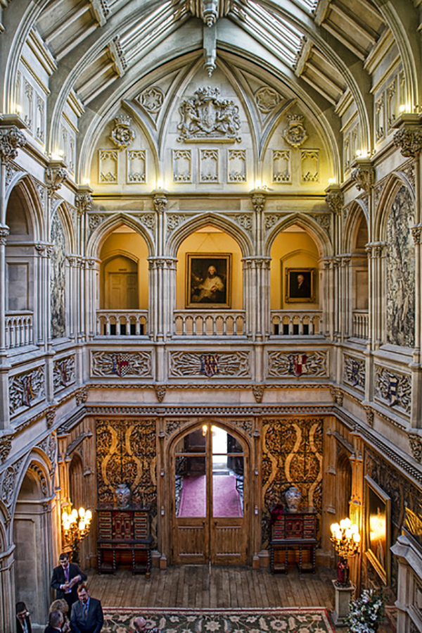 《唐顿庄园》是如何拯救了一座古堡的？