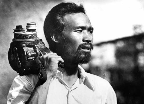 读图︱抗战大后方的面孔：从逃生列车上跌落的女童