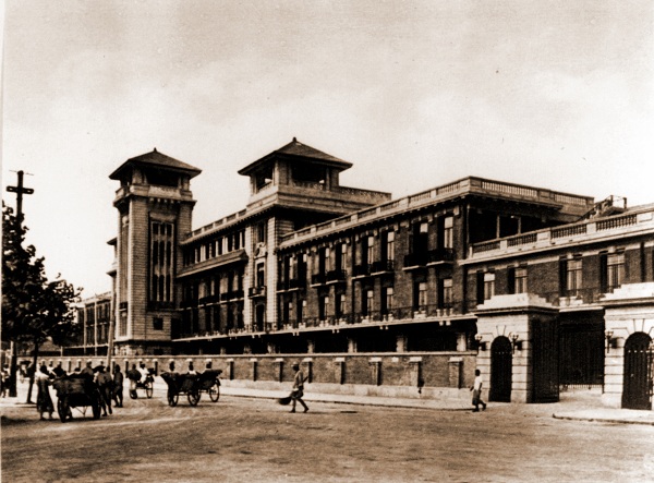 十一逛上海：洋人的跑马厅如何变成人民广场