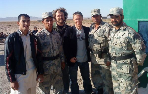 他不是亿万富翁，却去过全世界198国