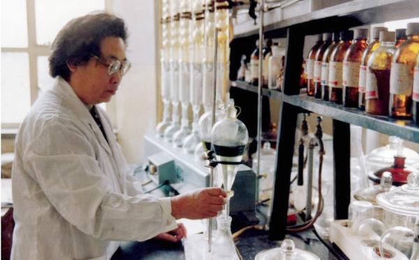 关于屠呦呦和青蒿素的四点疑问