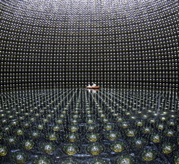 中微子振荡小史：美苏和日本两组科学家盲人摸象的20世纪