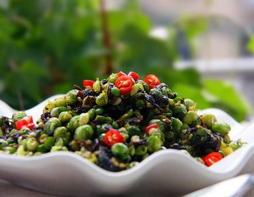 橄榄菜可以与其它蔬菜一起炒，弥补其营养不足。图片来自http://www.tfysw.com