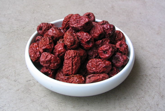 在晒干以前，鲜枣里70%以上都是水分，碳水化合物只占到20%左右。图/Wiki Commons