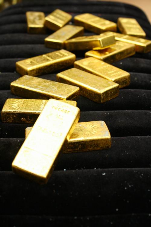 这么多黄金，王水少不了。