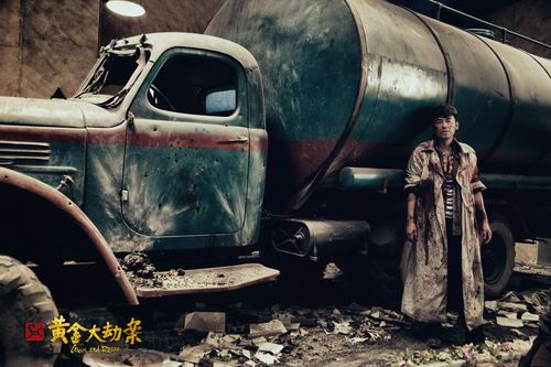 运送硝酸和盐酸需要特制的油罐车。