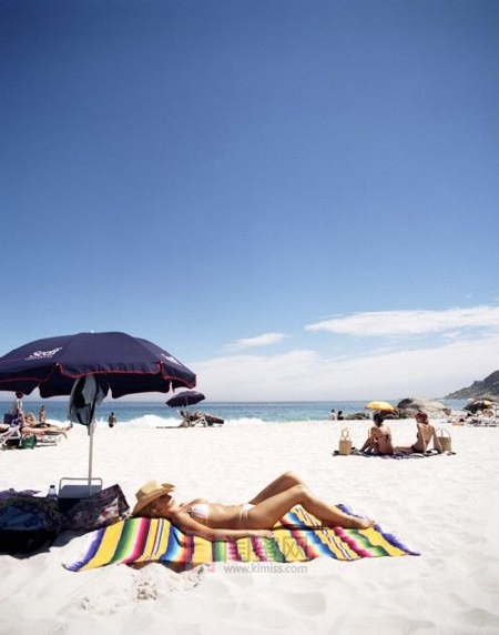 治疗前后都应注意防晒，切不可暴晒或做日光浴。图片来自：http://beauty.kimiss.com