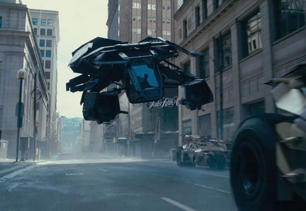 蝙蝠侠的飞行器。