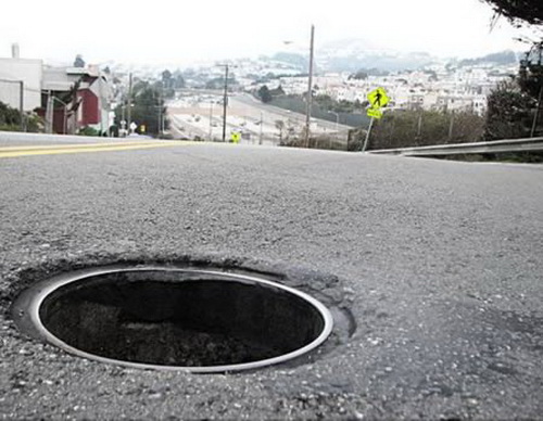 偷井盖确实不够新奇……（图：oddee）