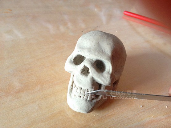 泥塑入门，做个蒸汽朋克范儿黄金头骨