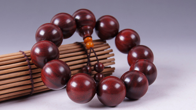 植物饰品：从果壳到种子的闪亮表演