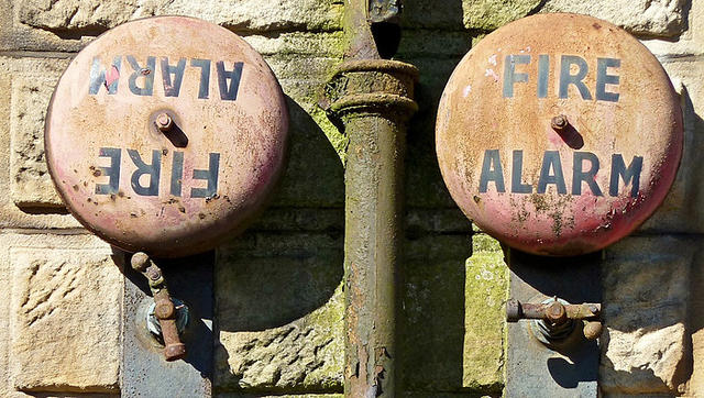 火灾警报响了，你还在等什么？!