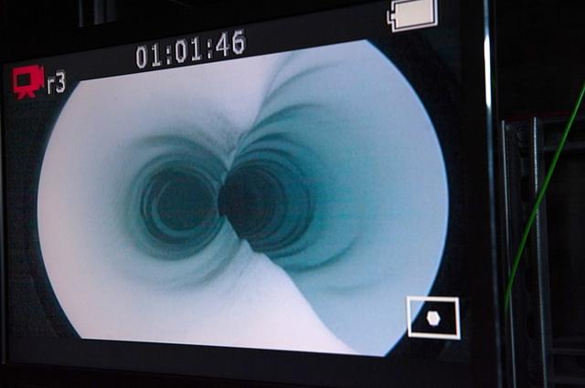 去南极，到万年寒冰之下去寻找生命