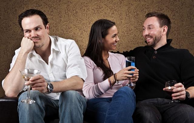 【11.11特献】“十动然拒”的快乐：为什么光棍和情侣互不待见