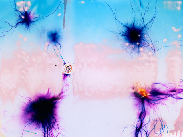 【科学美图】没被高压电劈过的胶片不是好画布