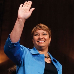 美国国家环保局局长丽萨 ? 杰克逊因污染管理问题备受攻击（C. DHARAPAK/AP/nature.com）