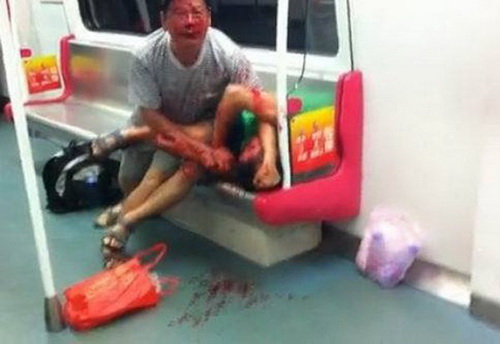 广州地铁咬人老伯