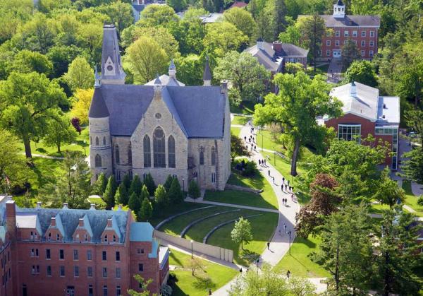 专横的校长，无力的教授：今日美国大学的另一副面貌