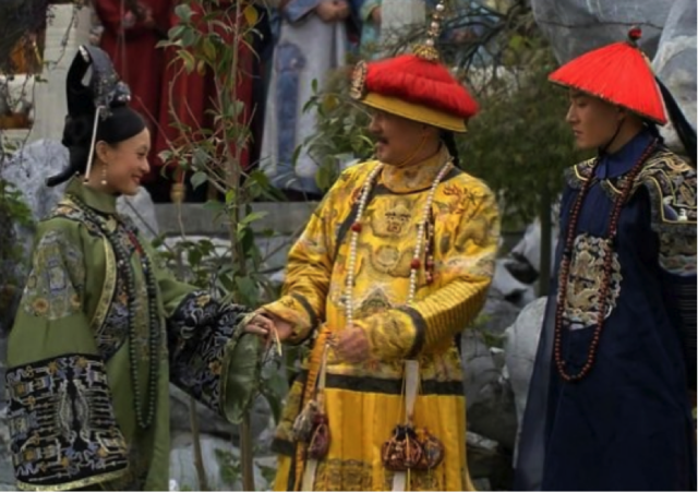 兄弟同追求，妹子有福气？