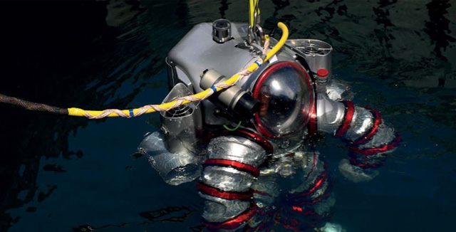 【信息图示】水下钢铁侠即将入海