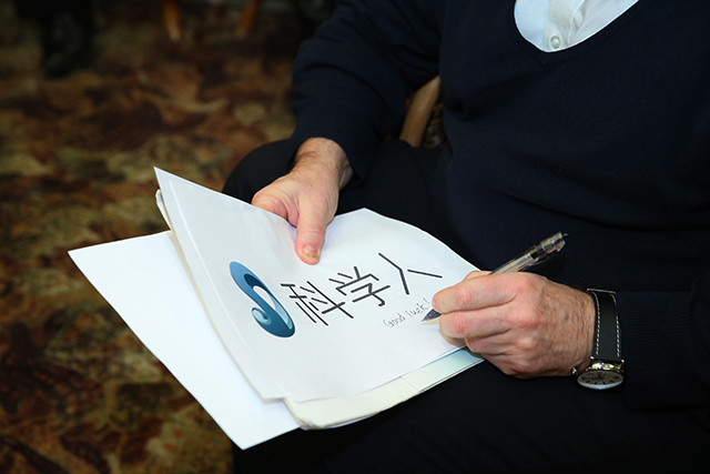 【果壳网专访】科学人对话英国皇家学会会长：把科学做对了，再去讨论政治和经济