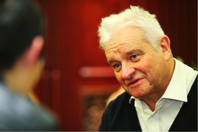 【果壳网专访】科学人对话英国皇家学会会长：把科学做对了，再去讨论政治和经济