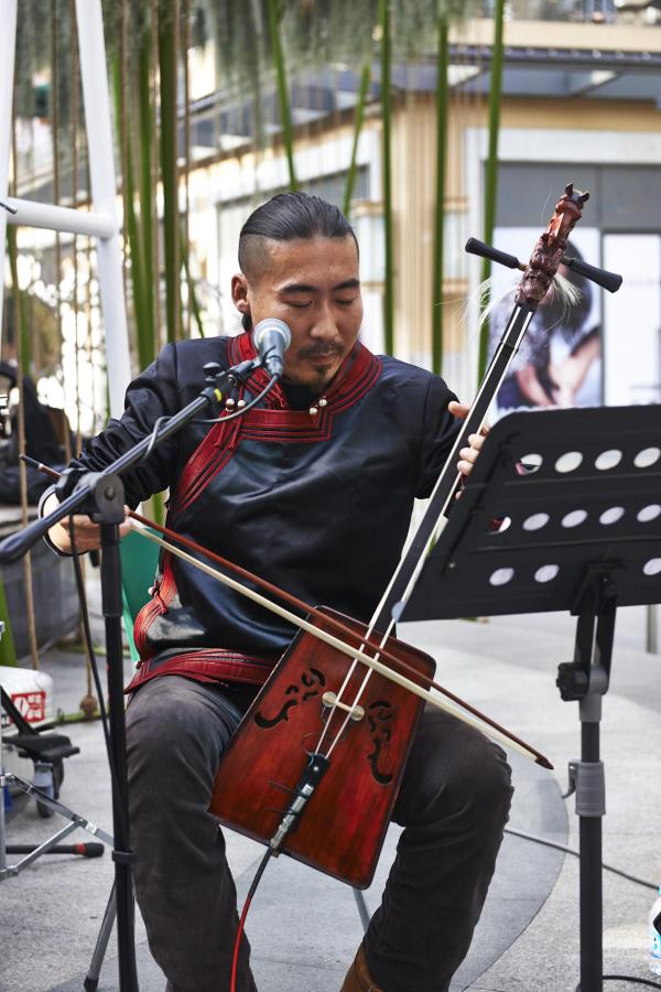 这大概是唯一的学院派蒙古乐队