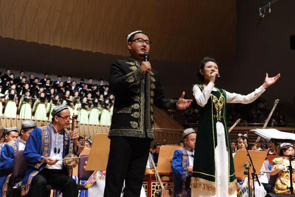 上海与新疆民乐团上演“双城协奏” ：我们新疆好地方
