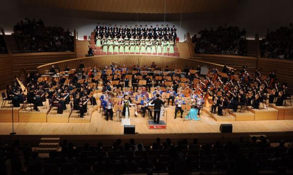 上海与新疆民乐团上演“双城协奏” ：我们新疆好地方