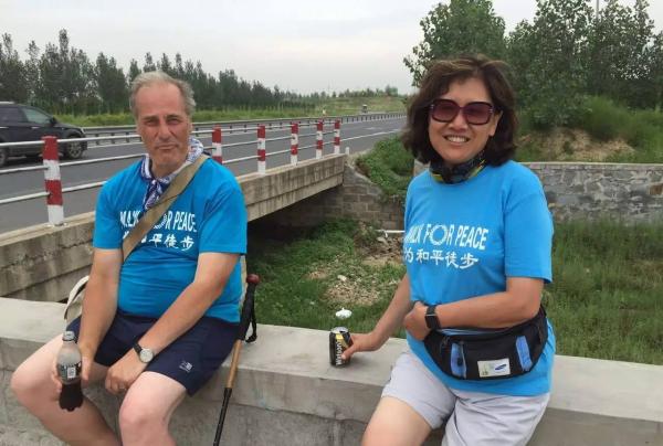 71天徒步1701公里，英国勋爵“纪念二战”用脚丈量中国