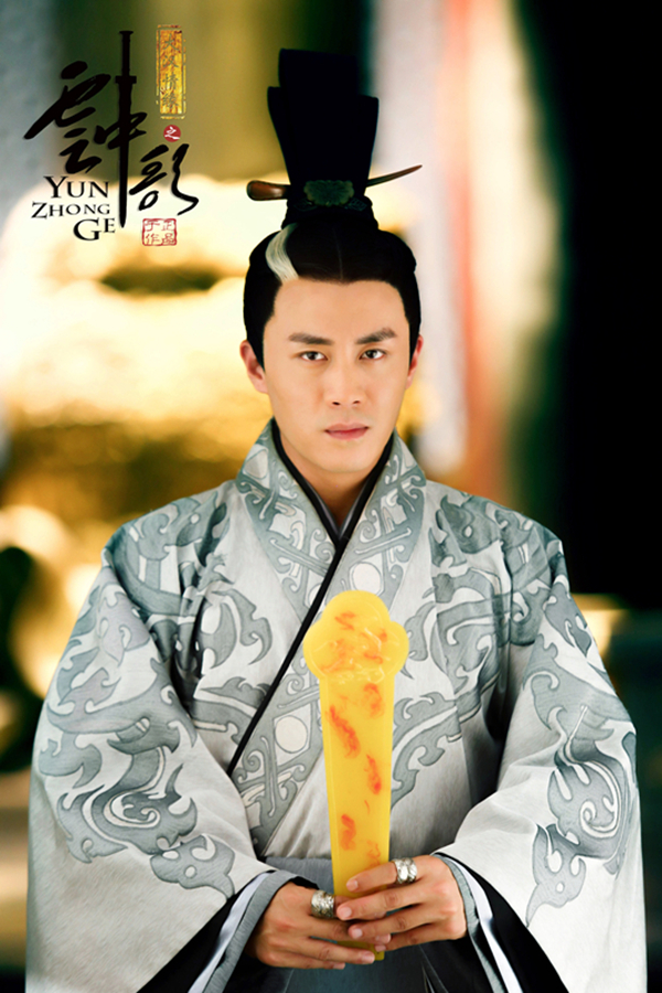 想做一个安静的古装美男，先戴上合适的假发套