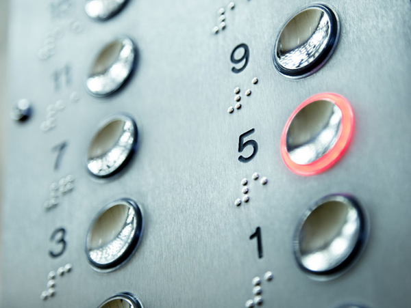 花一分钟读一读，陷入危险时也许能帮上忙