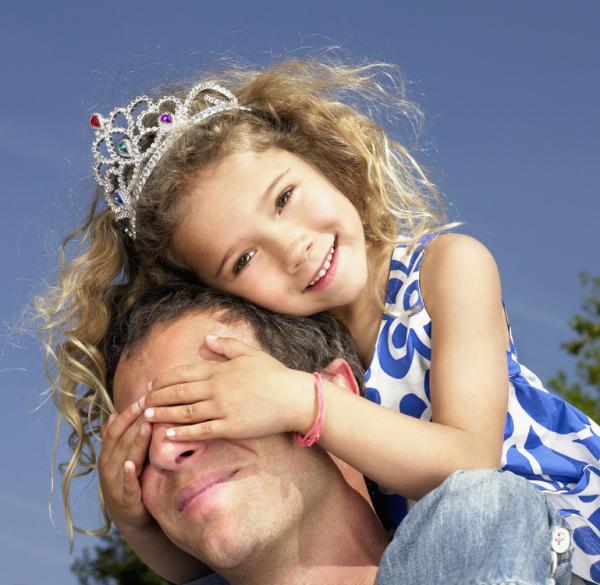 有爸的女孩是公主，这样疼爱“小情人”准没错