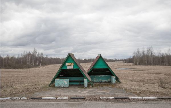 孤独的前苏联车站，如今却是荒原里的别样风景