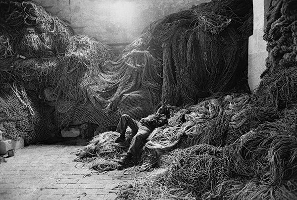 眼光|见证暴行之后，要如何安然无恙回到现实生活？