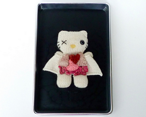 脑洞大开的她，开膛破肚的外星人和Hello Kitty