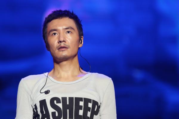 娱评｜朴树同学，要不你就学窦唯吧