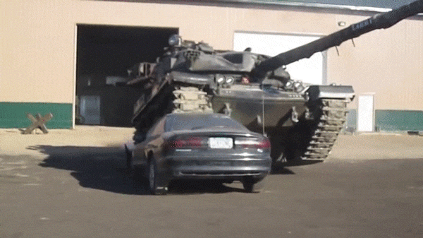 伐开心了？找个地方开坦克去！