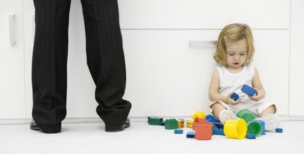 给1-2岁的宝宝，这里有10种活动让他们高高兴兴玩一天