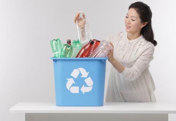 给1-2岁的宝宝，这里有10种活动让他们高高兴兴玩一天