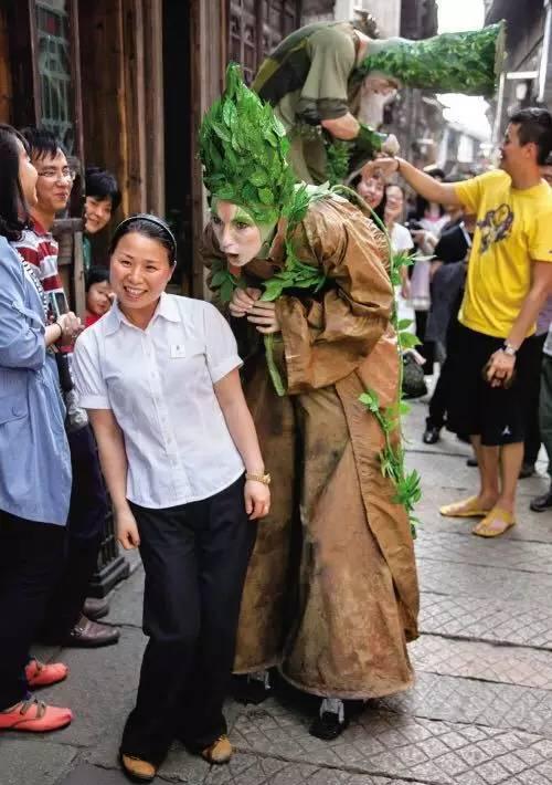 一个小镇的“文艺复兴” ：比风景更美的是艺术与普通人相遇