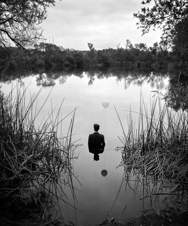 抑郁症患者眼中的世界什么样？摄影师的12张“自拍”告诉你