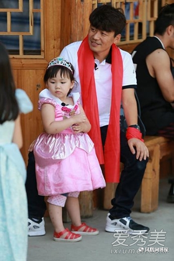 王宝强父女.jpg