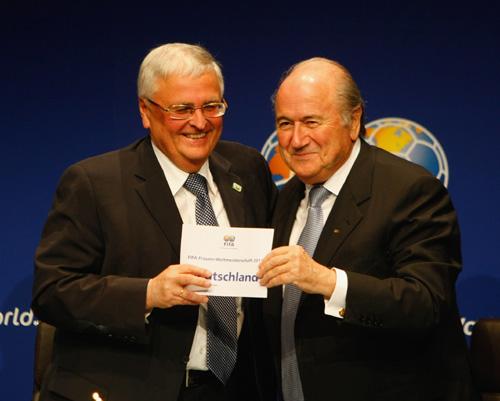 前德国足协主席爆料世界杯贿选属实，贝肯鲍尔只承认“犯错”